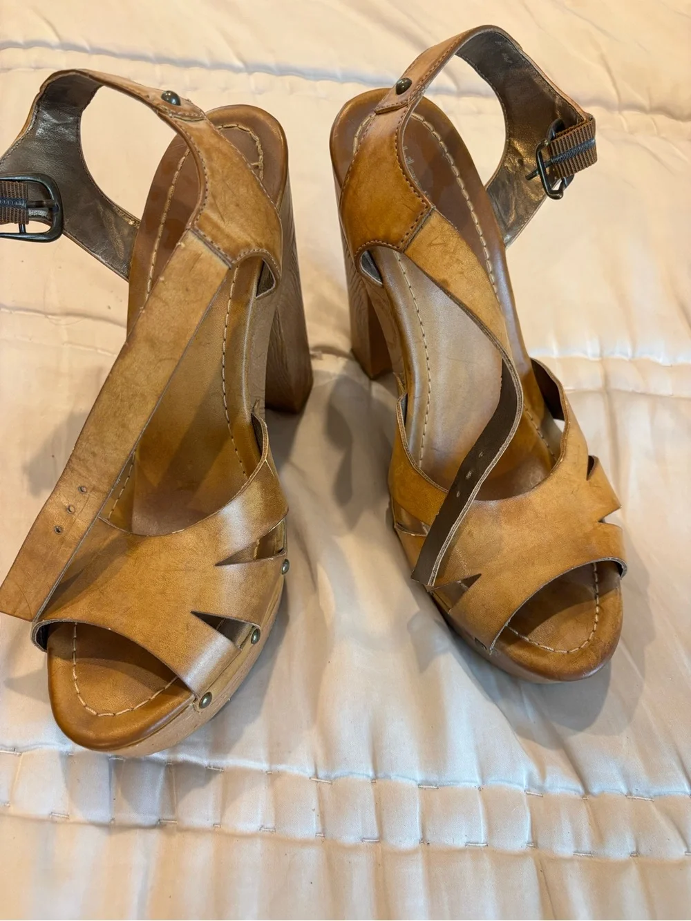 Xhilaration Tan Wooden Platform Sandals